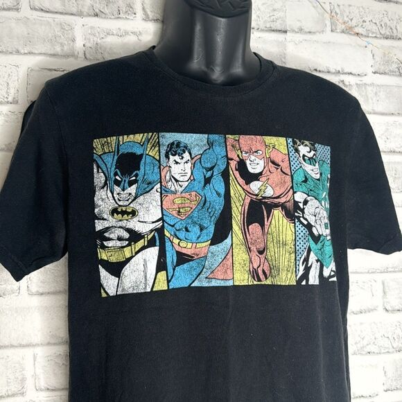DC Comics Originals Retro Tshirt Marvel Batman Superman Flash Size Medium - Picture 2 of 4